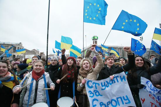 Riots in Ukraine after government refusal to join EU