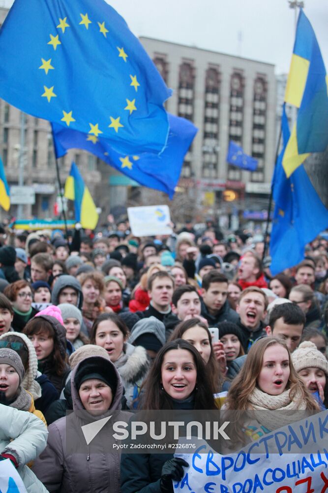 Riots in Ukraine after government refusal to join EU