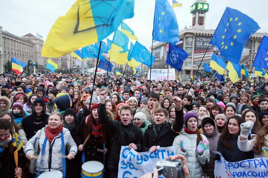 Riots in Ukraine after government refusal to join EU
