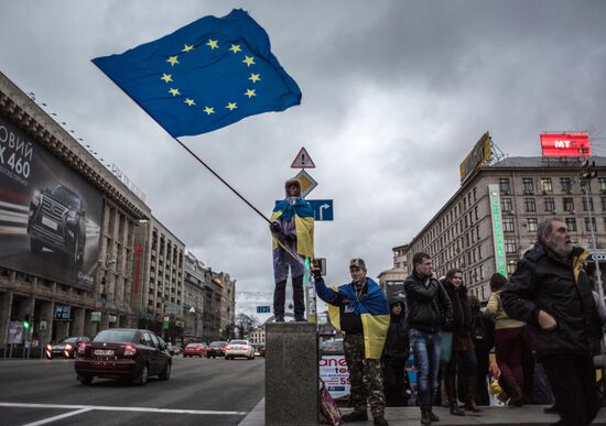 Riots in Ukraine after government refusal to join EU