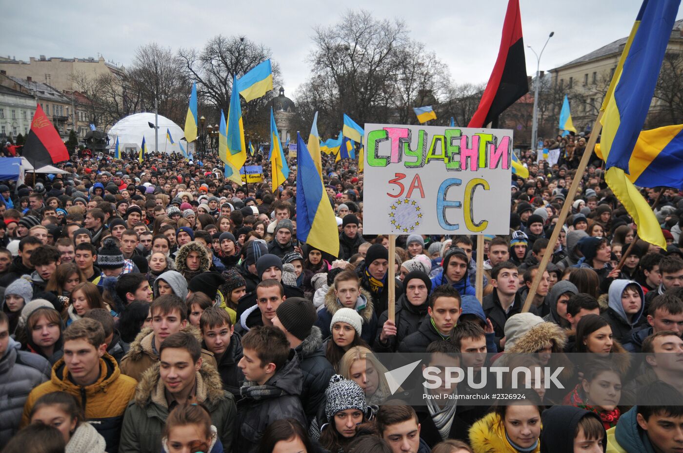 Riots in Ukraine after government refusal to join EU