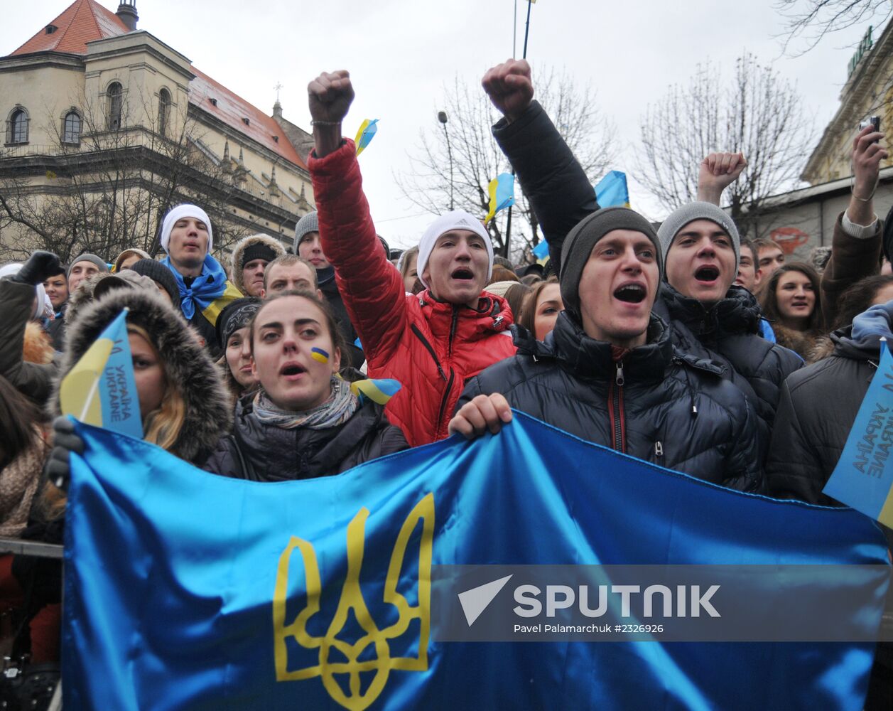 Riots in Ukraine after government refusal to join EU