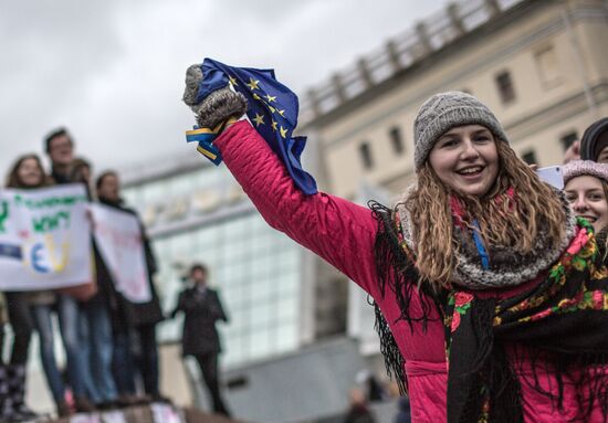 Riots in Ukraine after government refusal to join EU