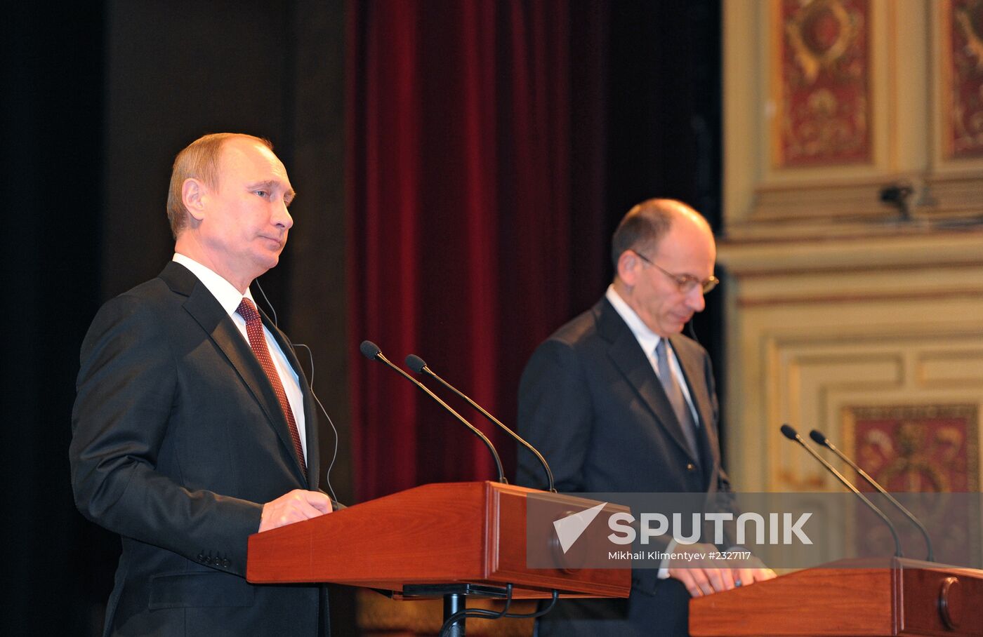 Vladimir Putin visits Italy