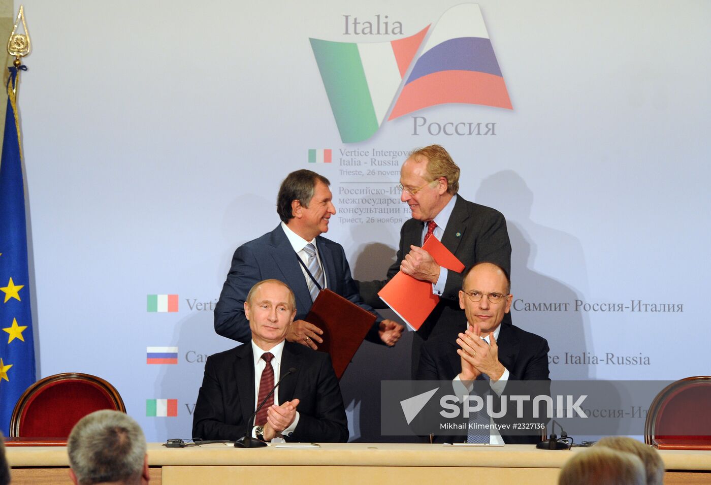 Vladimir Putin visits Italy