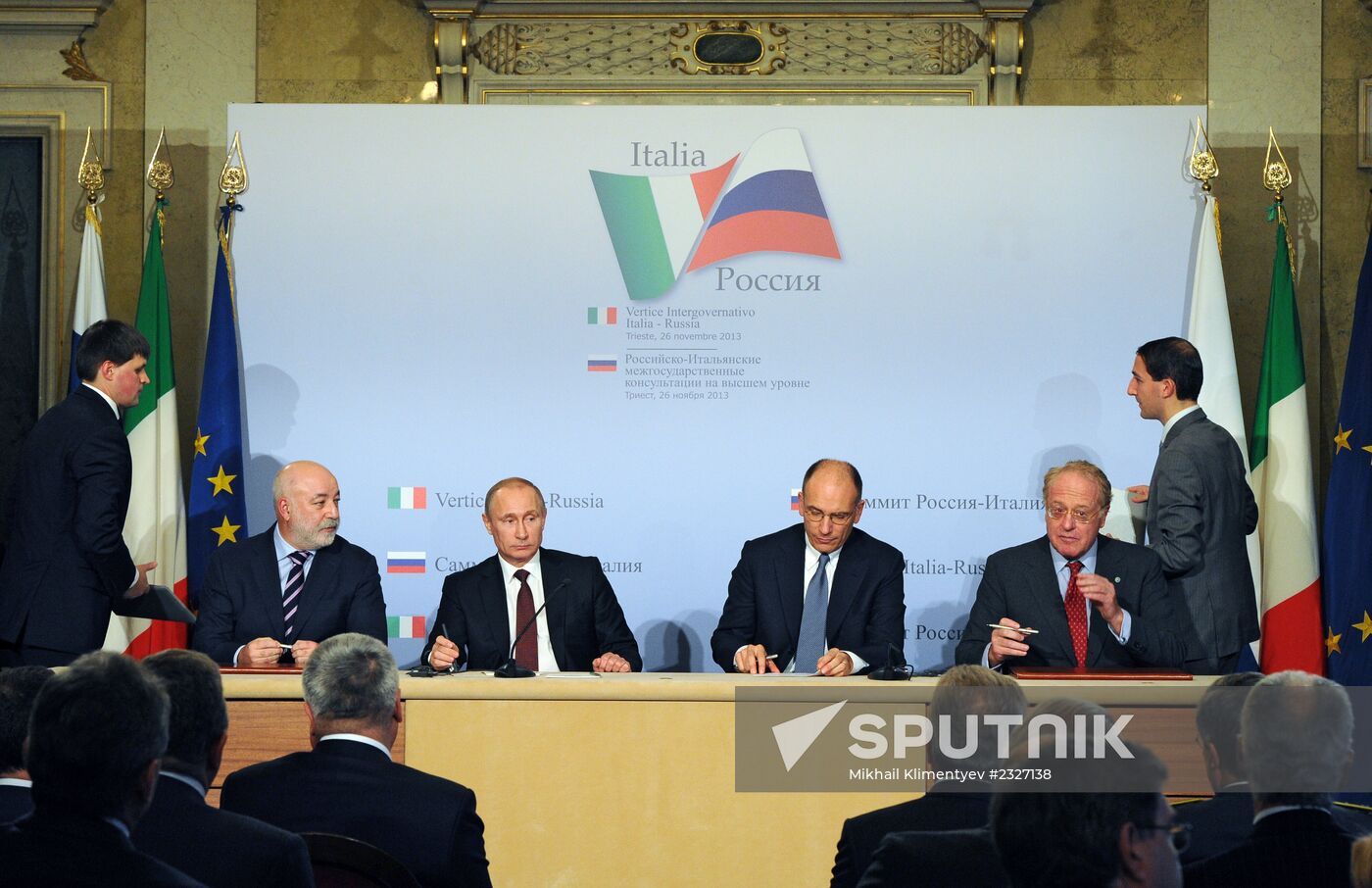 Vladimir Putin visits Italy