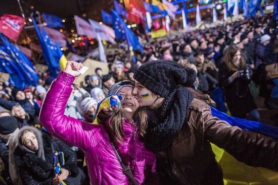 Riots in Ukraine after government refusal to join EU