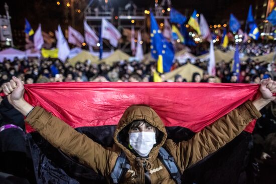 Riots in Ukraine after government refusal to join EU