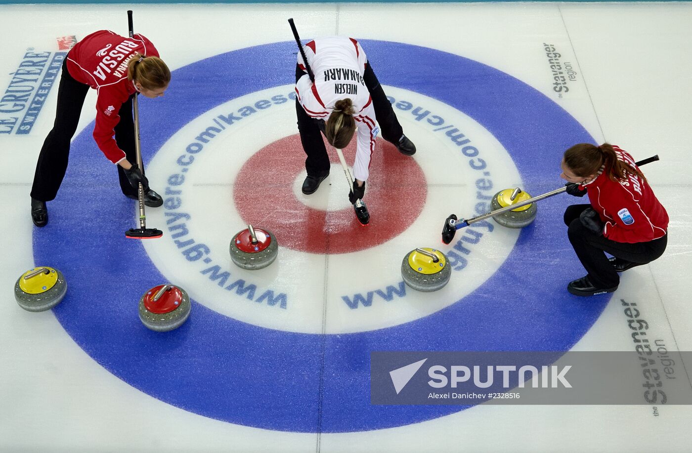 2013 European Curling Championships. Day Six