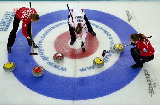 2013 European Curling Championships. Day Six