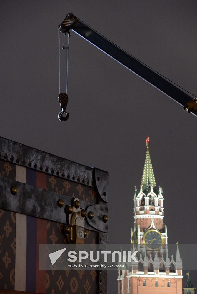 Louis Vuitton suicase pavilion on Red Square dismantled