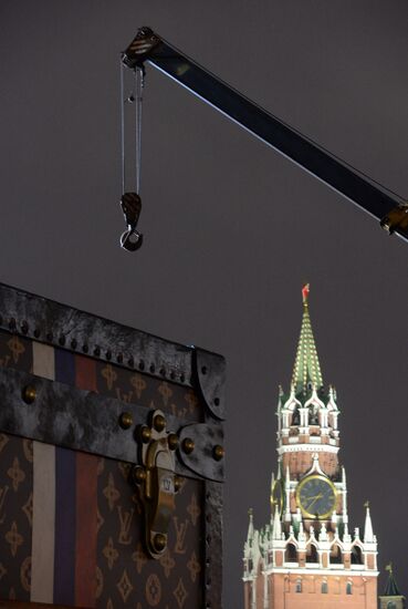 Louis Vuitton suicase pavilion on Red Square dismantled