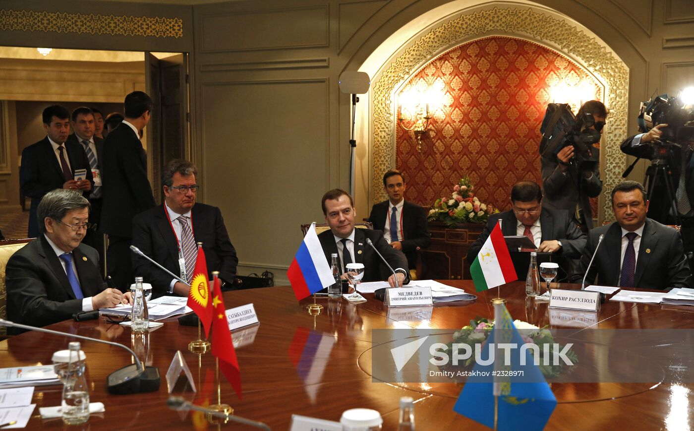 Dmitry Medvedev visits Uzbekistan