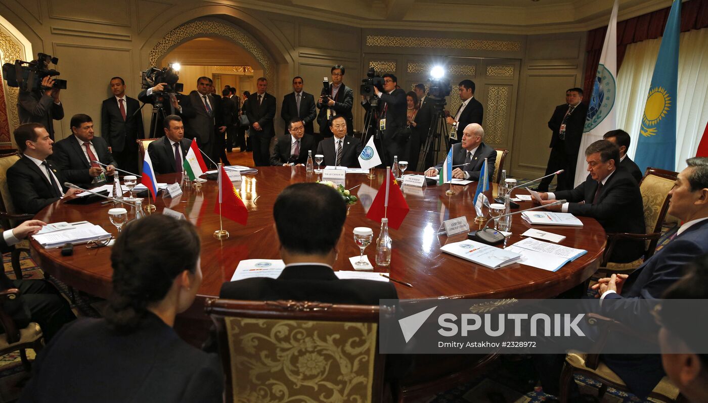 Dmitry Medvedev visits Uzbekistan