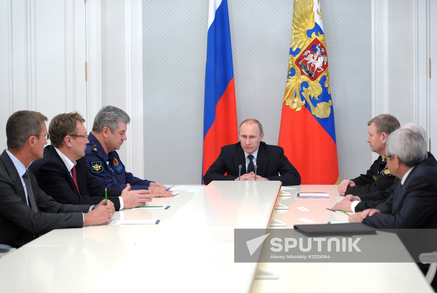 Vladimir Putin chairs meeting on long range precision weapons