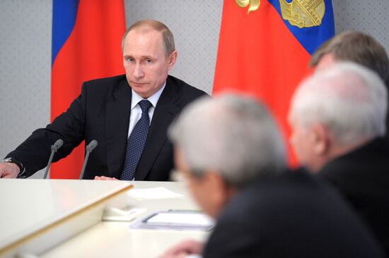 Vladimir Putin chairs meeting on long range precision weapons