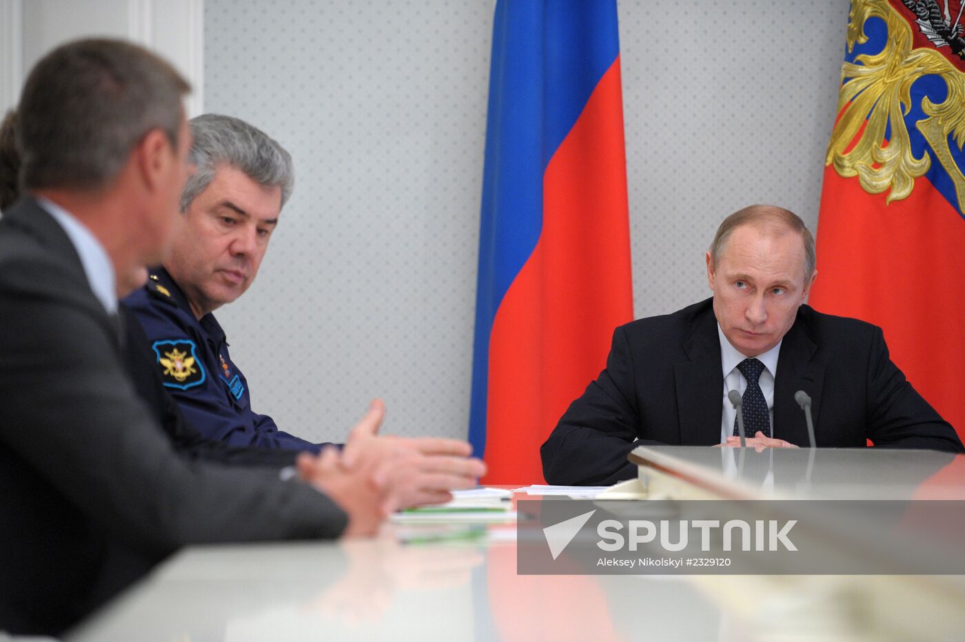Vladimir Putin holds meeting on long-range high-precision weapons
