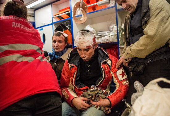 Police clear protesters from Independence Square