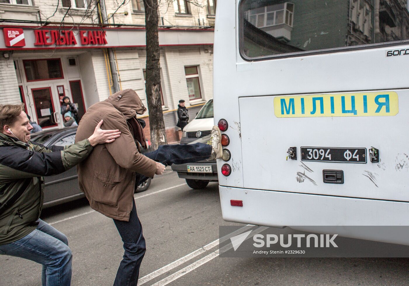 Civil disorders continue in Kiev