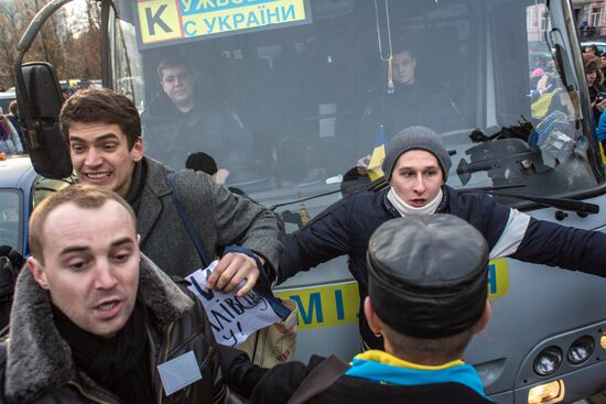 Civil disorders continue in Kiev