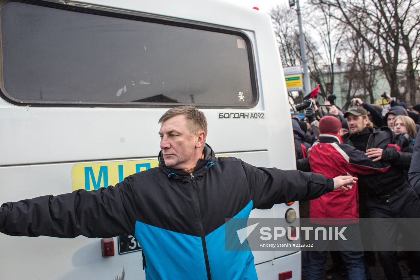 Civil disorders continue in Kiev