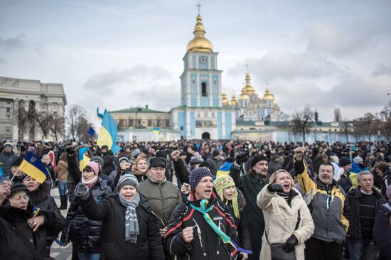 Civil disorders continue in Kiev