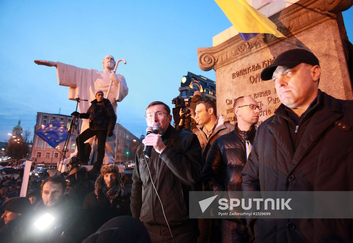 Civil disorders continue in Kiev