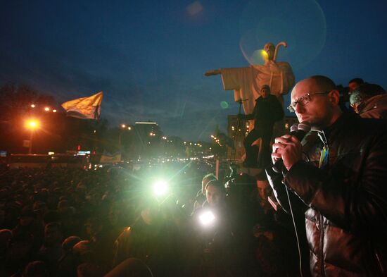 Civil disorders continue in Kiev