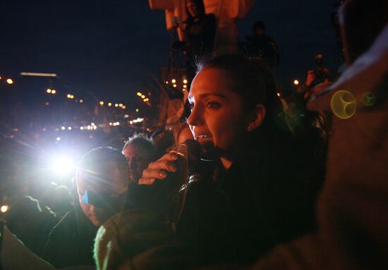 Civil disorders continue in Kiev