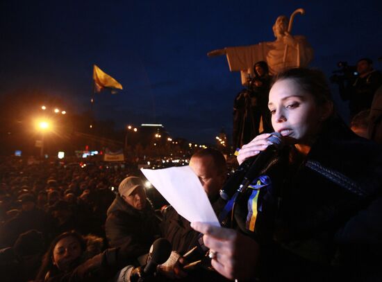 Civil disorders continue in Kiev