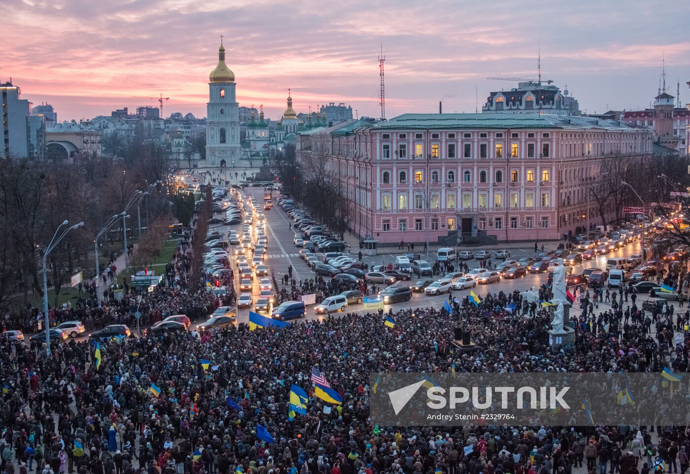 Civil disorders continue in Kiev