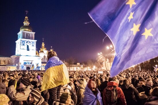 Civil disorders continue in Kiev