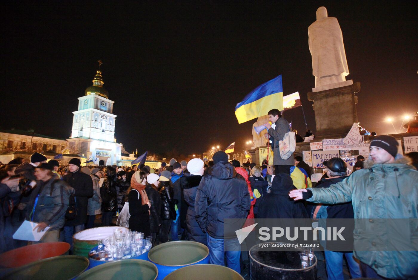 Civil disorders continue in Kiev