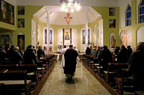 Worship on first day of Advent in Kaliningrad