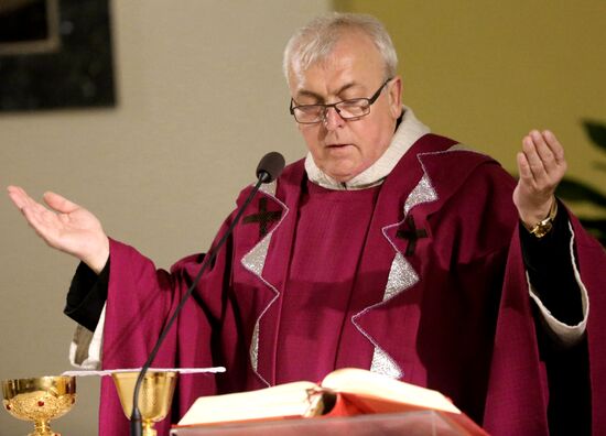 Worship on first day of Advent in Kaliningrad
