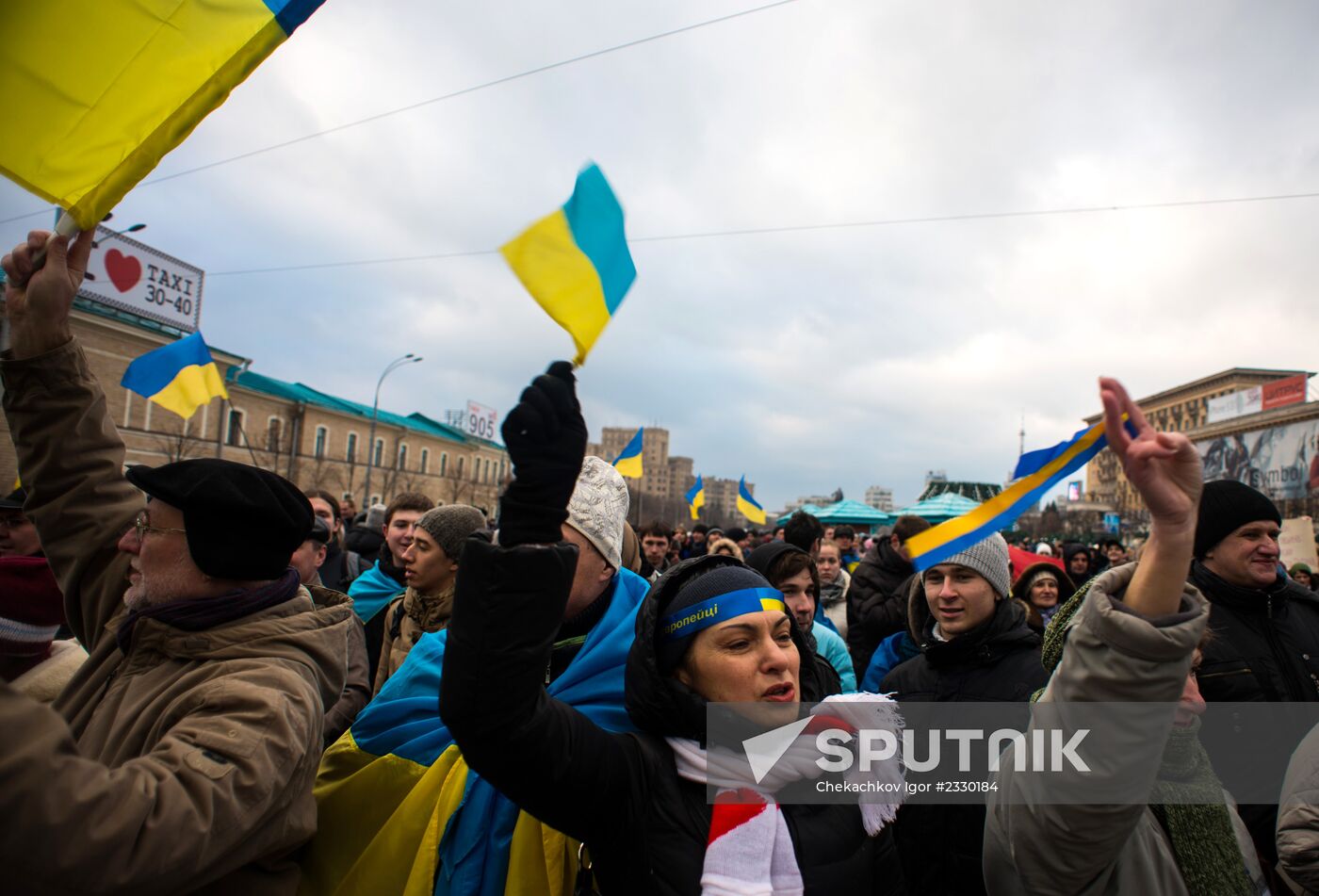 Supporters of Ukraine's EU integration rally in Kharkov