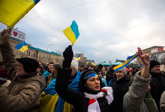 Supporters of Ukraine's EU integration rally in Kharkov