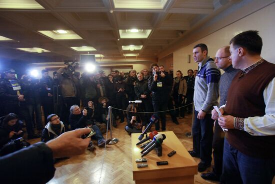Press conference of opposition leaders V.Klitschko, A.Yatsenyuk and O.Tyagnibok