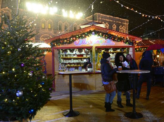 Christmas fair opens on Red Square