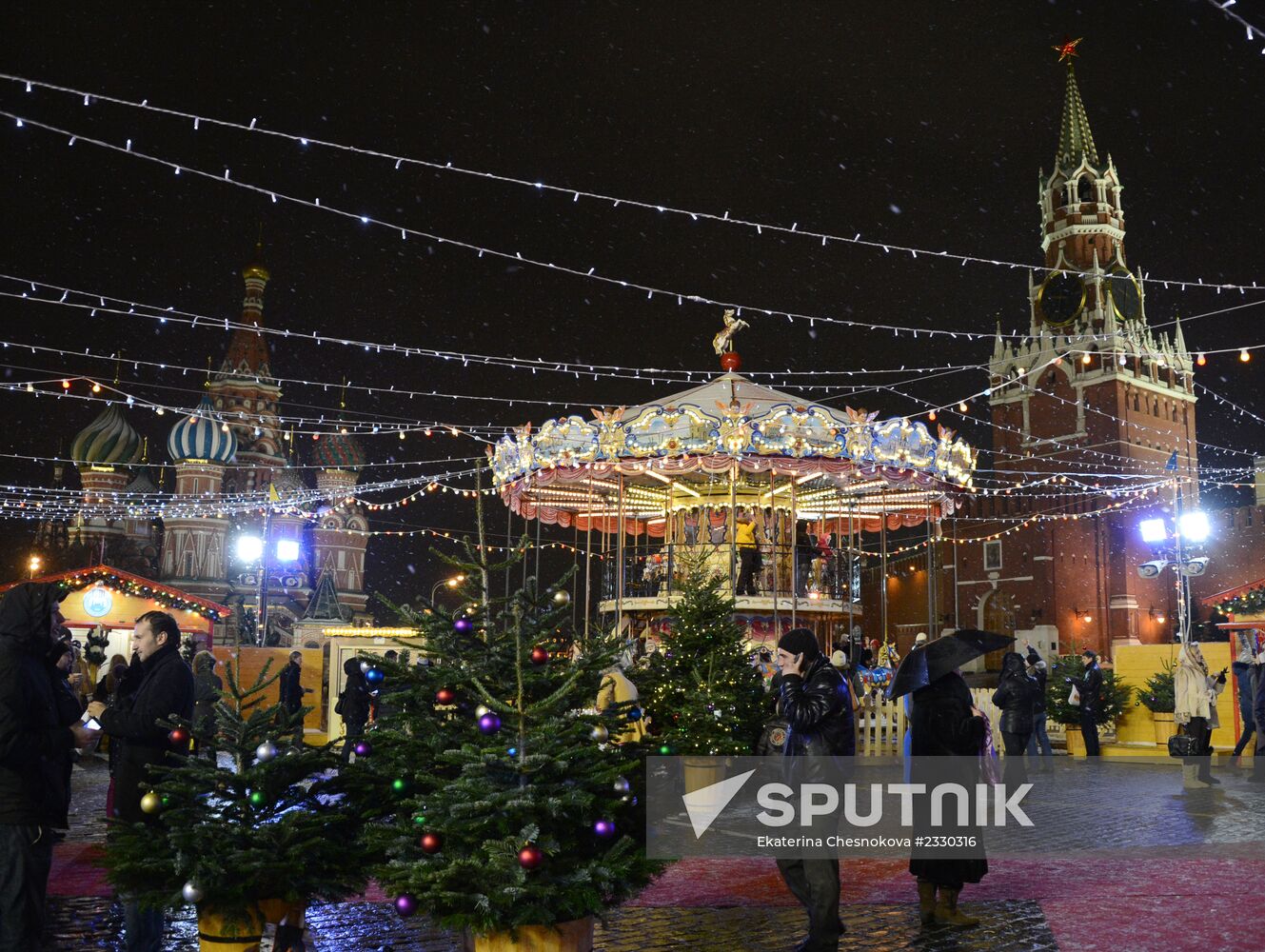 Christmas fair opens on Red Square