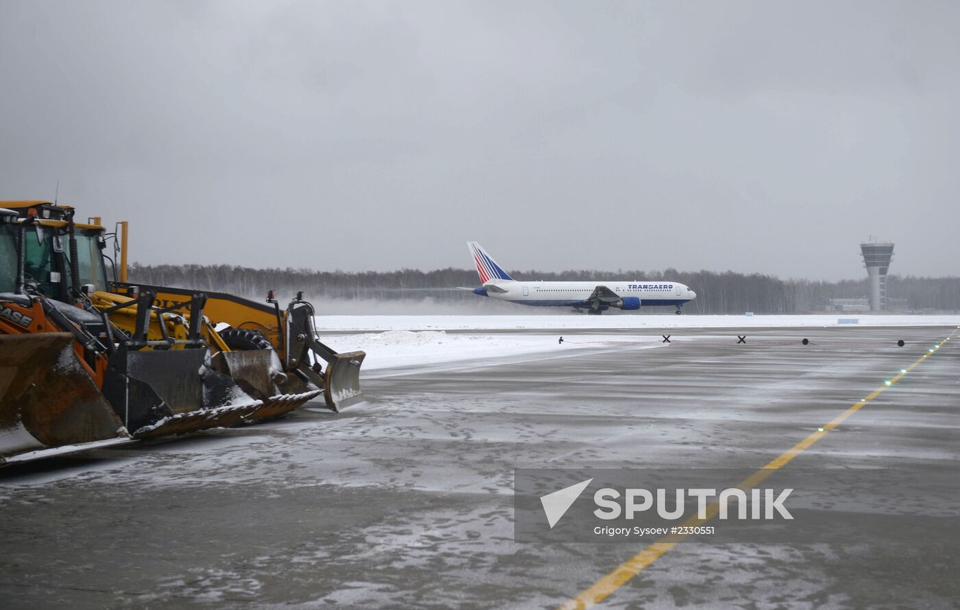 Runway opened after reconstruction at Vnukovo Airport