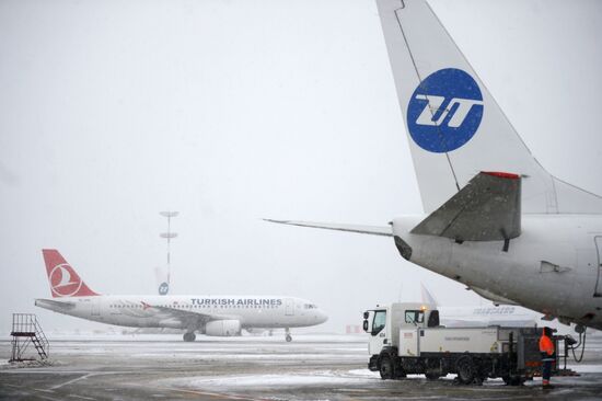 Runway opened after reconstruction at Vnukovo Airport