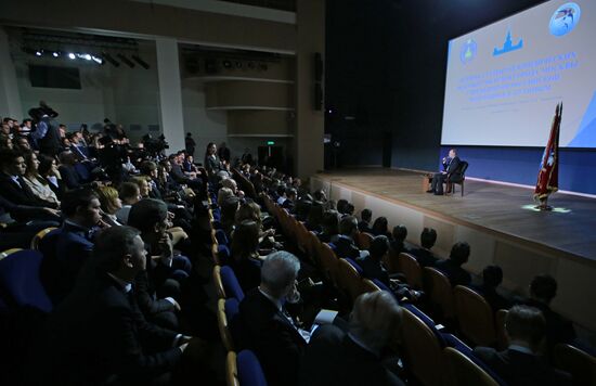 Vladimir Putin visits Moscow State University law department