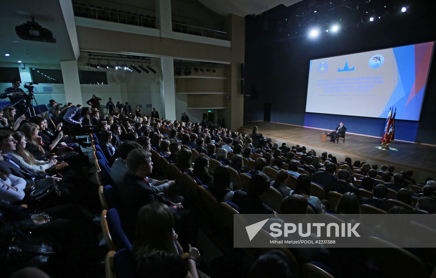 Vladimir Putin visits Moscow State University law department