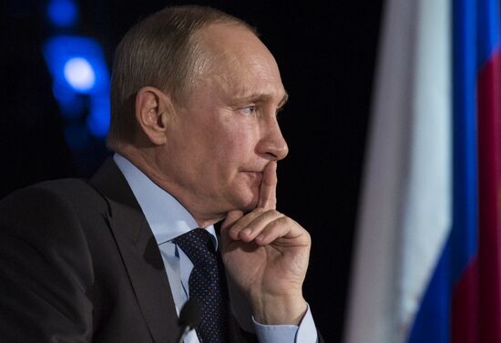 Vladimir Putin visits Moscow State University law department
