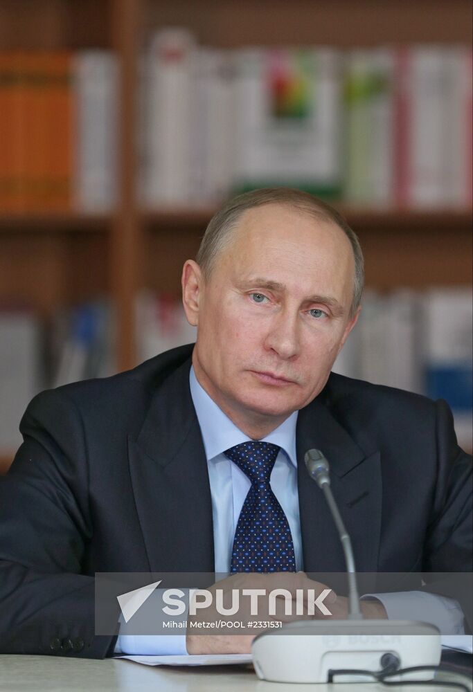 Vladimir Putin visits law faculty of Lomonosov Moscow State University
