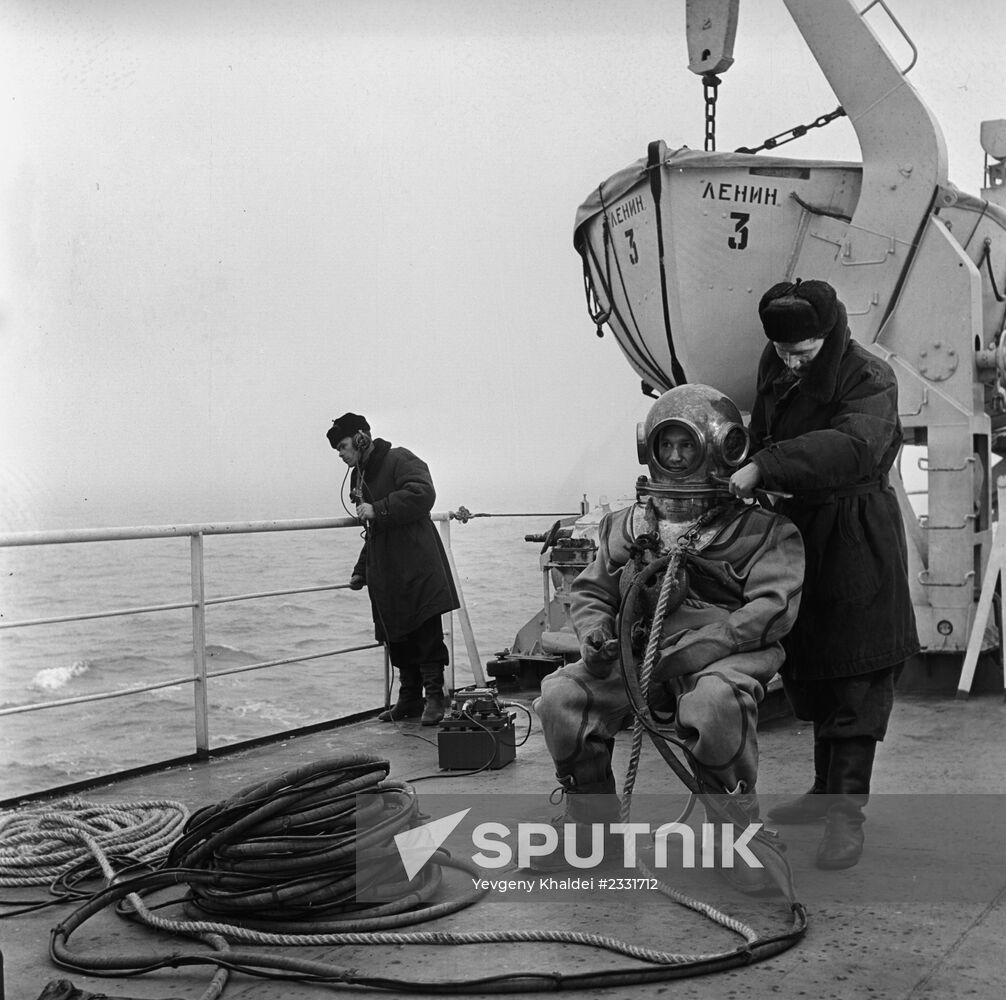 Lenin nuclear powered icebreaker in the Arctic