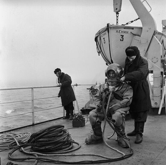 Lenin nuclear powered icebreaker in the Arctic