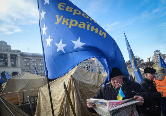 EU integration supporters rally in Kiev