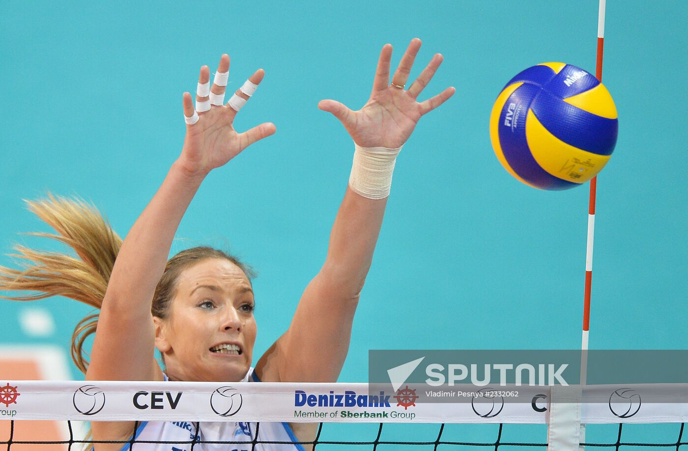 2013–14 CEV Women's Champions League. Dynamo Moscow vs. Crvena Zvezda Belgrade